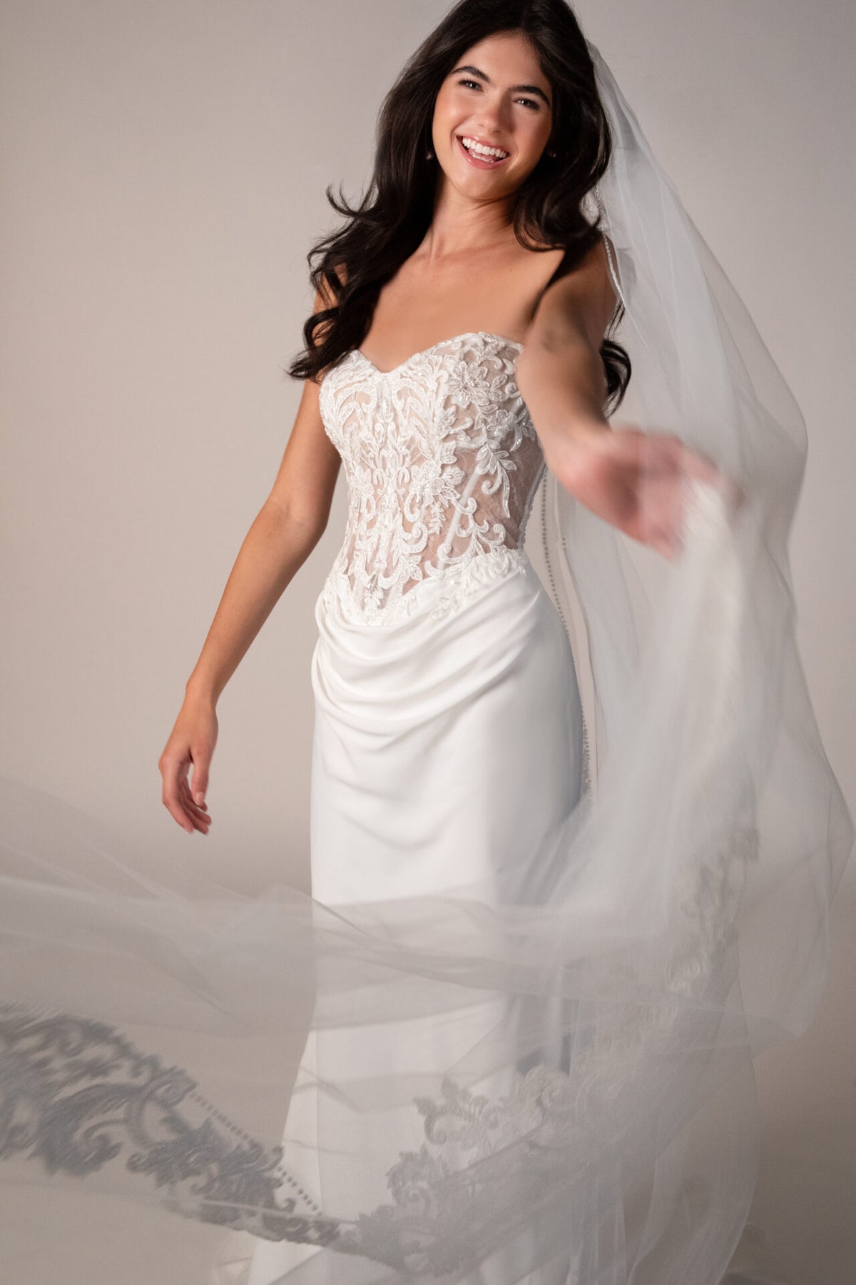 Loyetea - Wedding Gown - Stella York