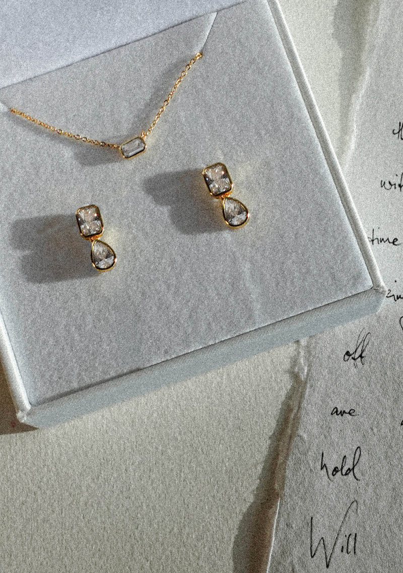Lineaire Emerald and Pear Drop Earrings - Gold