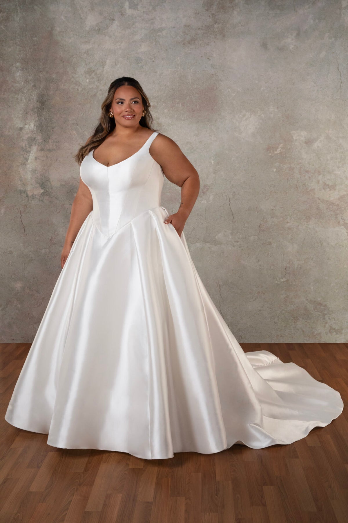 Bonnie - Wedding Gown - Essense