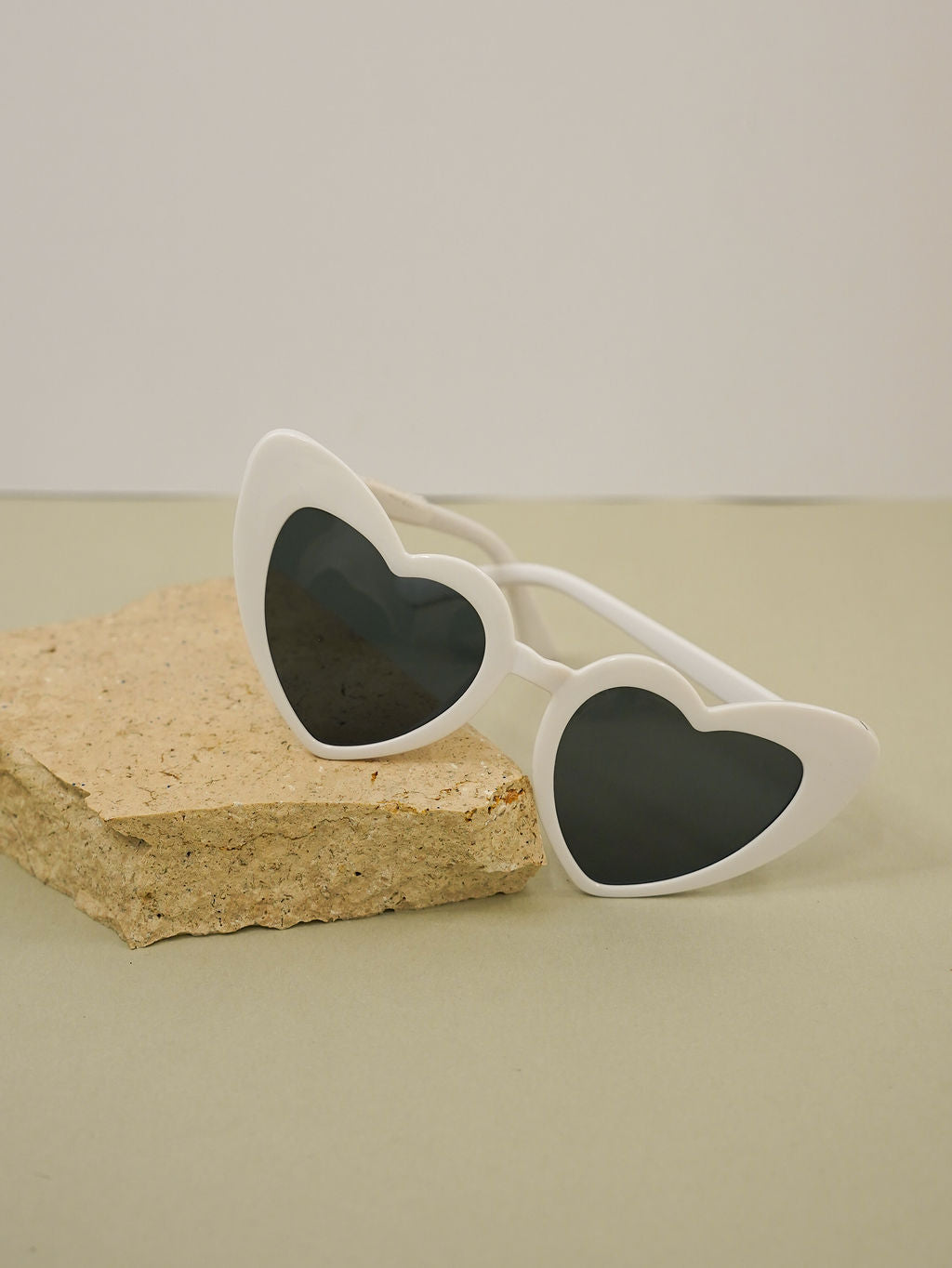 Heartbreaker Sunglasses White - Giftware - Honey Fawn