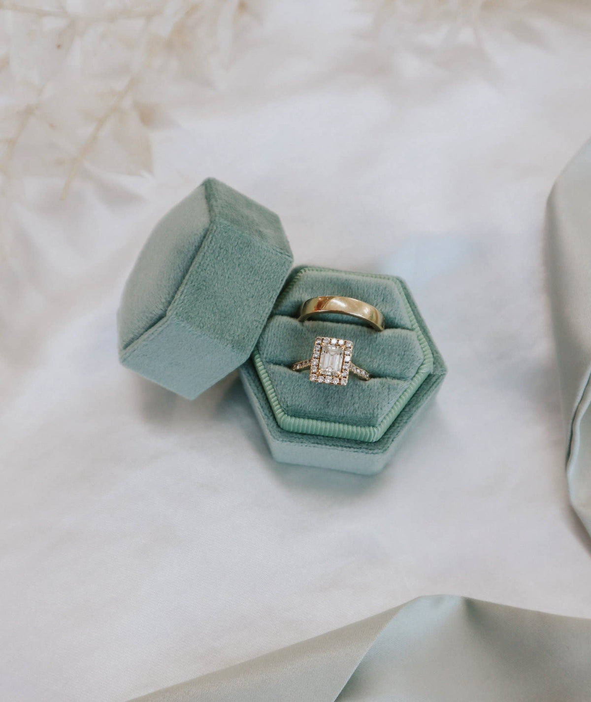 Sage Velvet Double Ring Box - Honey Fawn Boutique