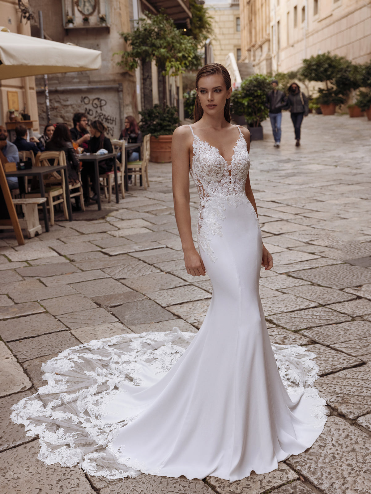 Sapphire - Wedding Gown - Modeca