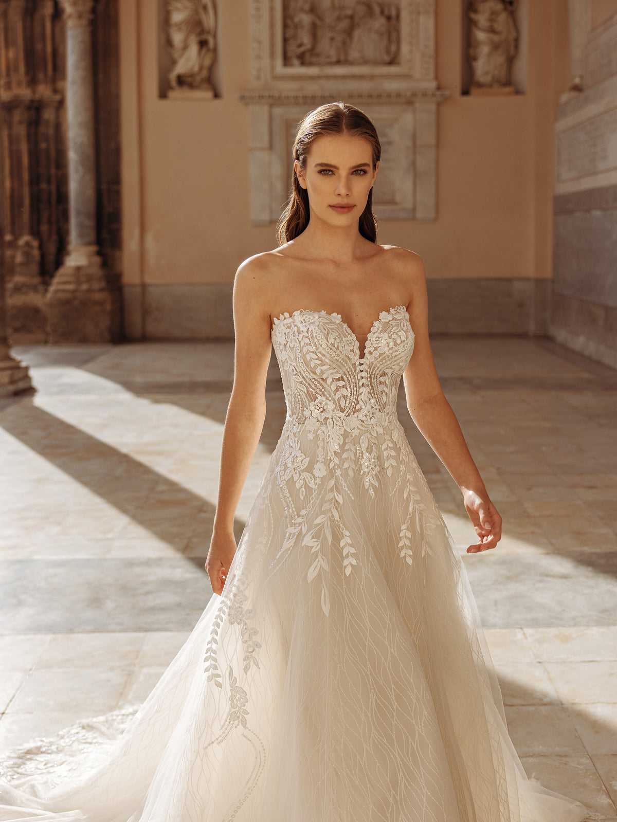 Sascha - Wedding Gown - Modeca