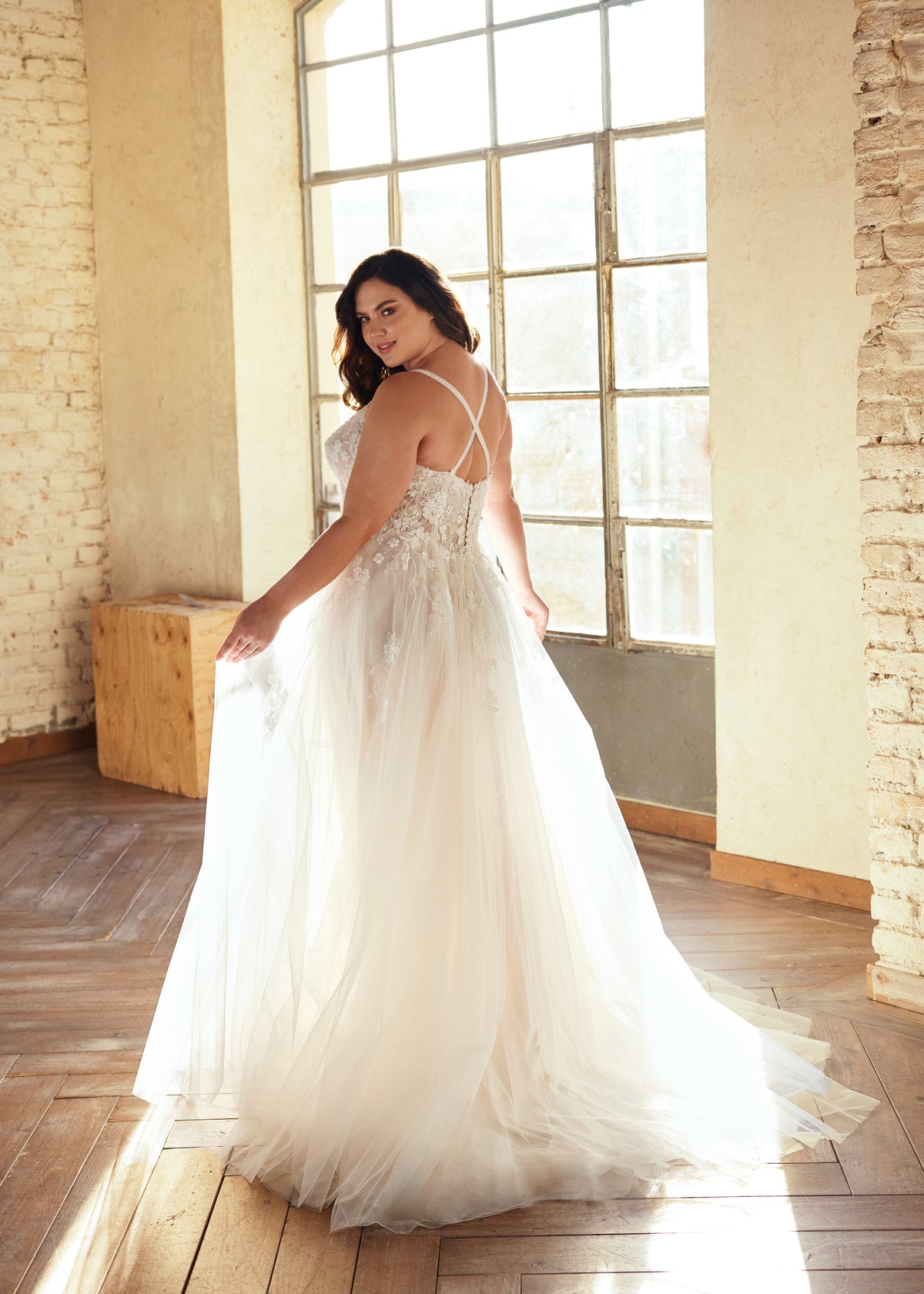 Tiffany - Modeca Curves - Wedding Gown - modeca